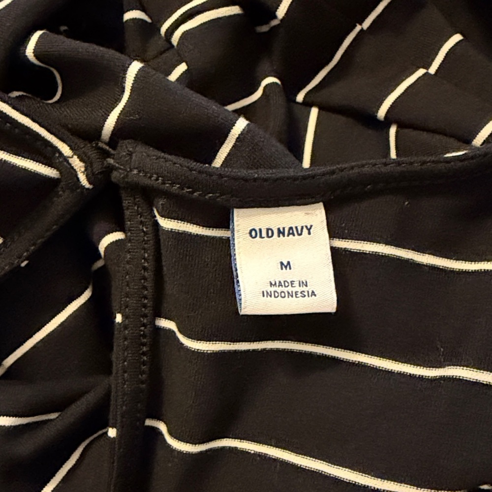 Old Navy Black and White Striped Cropped Wide Leg Knit Jumpsuit Size M - Picture 7 of 7
